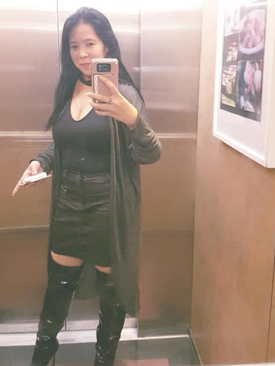 palmerdebra's tweet photo. #boots #boot #bootseason #iloveboots #bootlovers #bootlove #thesebootsaremadeforwalking #bootqueen #selfie #selfiequeen #fashionista #bootqueendebrasg https://t.co/MFAkR3RSyX
