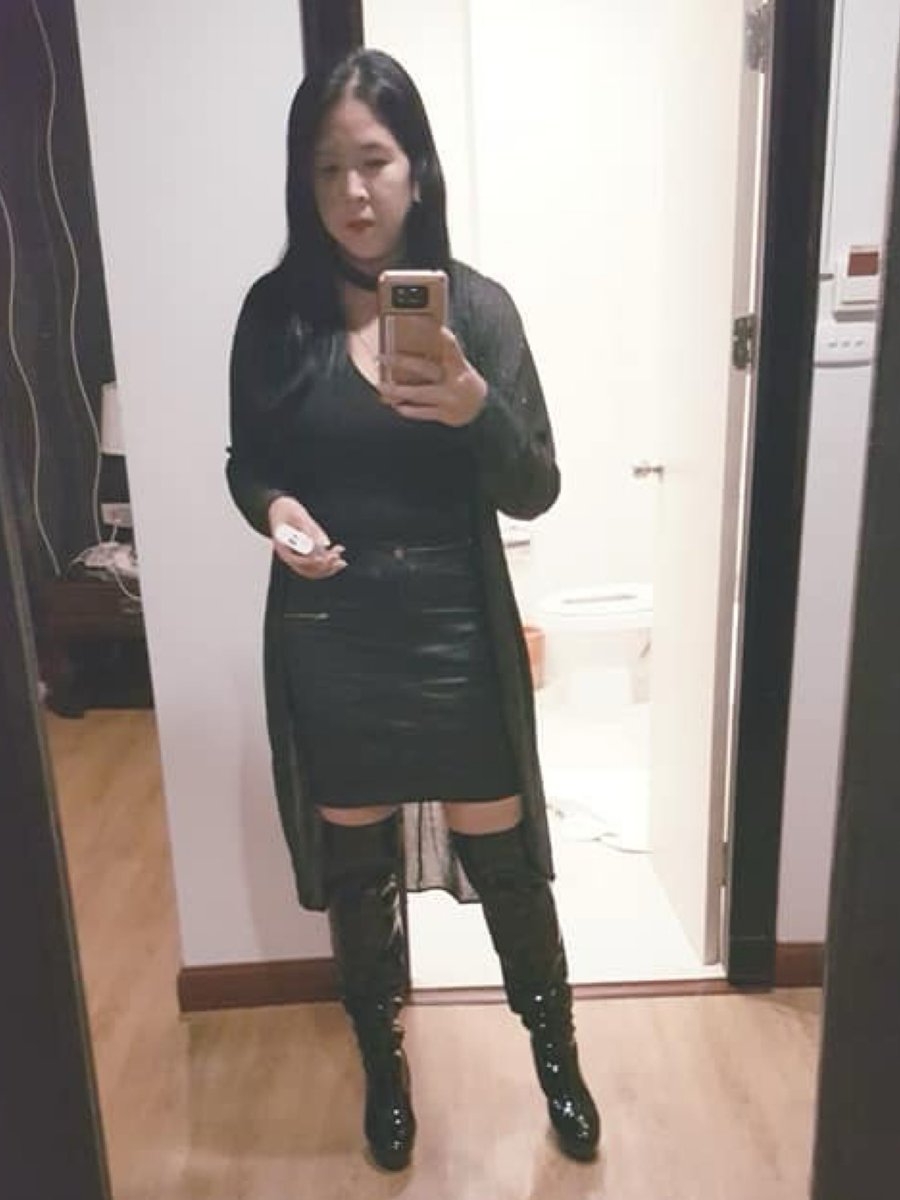 palmerdebra's tweet photo. #boots #boot #bootseason #iloveboots #bootlovers #bootlove #thesebootsaremadeforwalking #bootqueen #selfie #selfiequeen #fashionista #bootqueendebrasg https://t.co/MFAkR3RSyX