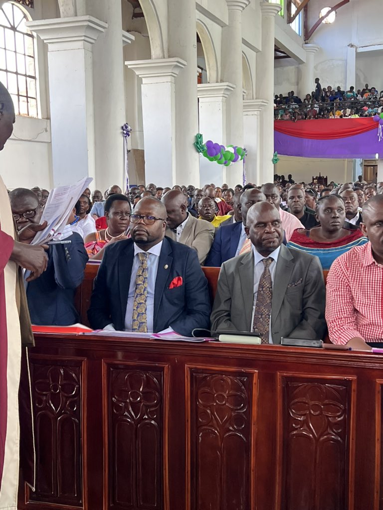 BreJay26419200's tweet photo. MP for Masindi Municipality @rogersbyamukama &amp; Bishops’ Final Remarks about today’s thanksgiving at St. Matthew Cathedral | Sunday Service #SundayService #StMatthewCathedral #Masindi #Faith #Unity #Hope https://t.co/CxeC78t3Bs