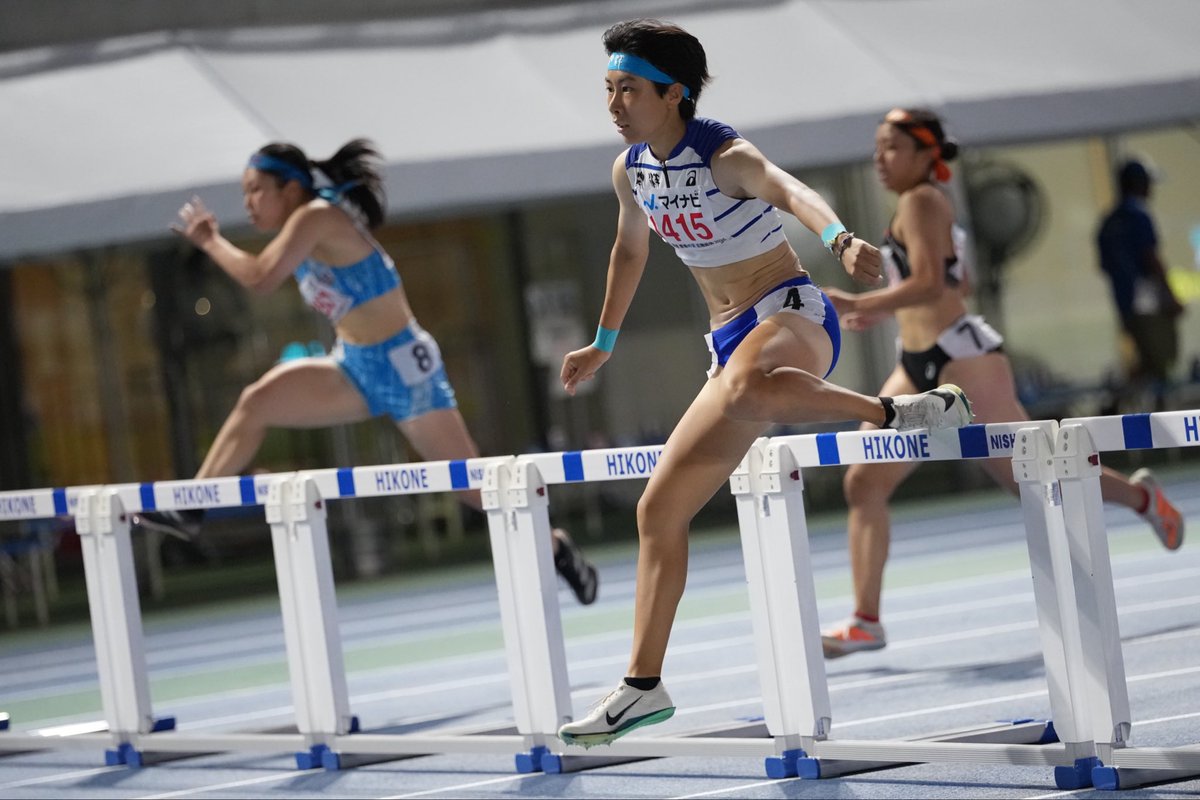 next_tn9's tweet photo. 【インターハイ陸上】
個人種目で初の全国舞台に辿り着いた女子400mハードル船津美夕（相洋3）。しかし大会直前に腰を痛め、不安の中での会場入りだった。「今まで頑張ってきた自分を信じてやるしかない」。タイムレース決勝でも積極的な走りを見せ、自己ベストの1分0秒07で8位入賞を果たした！ #相洋 https://t.co/GfEb7MuyE5