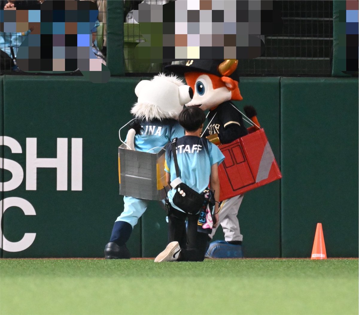 Dra_pyon's tweet photo. やっぱりビジターにマスコットいるのいいなあ🥺
試合は負けちゃったけど
2日間暑い中お疲れ様でした https://t.co/tyS4nImbbD