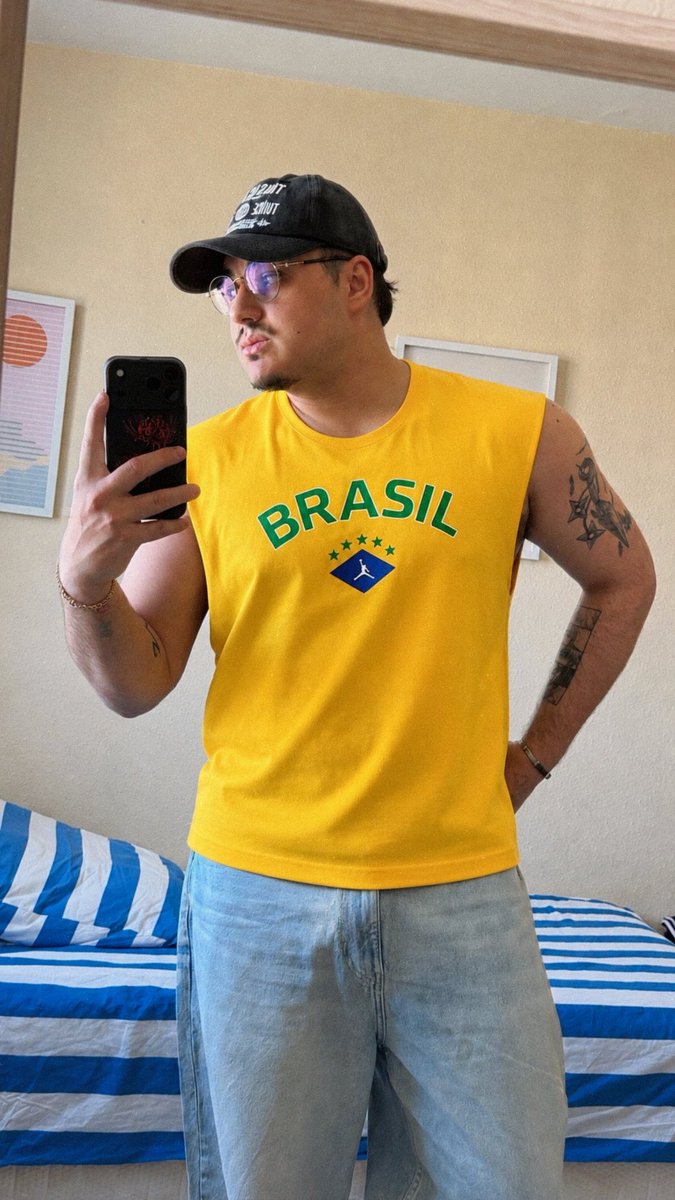 lionel_rd's tweet photo. 🇧🇷🇧🇷 #LGBTQIASunlightOfAugust https://t.co/bU23KGPj5o