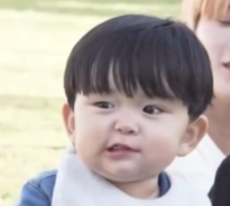 ANjbs_leo's tweet photo. baby yoojun
                                    not
he he                         he he https://t.co/5K3xgBDZUu