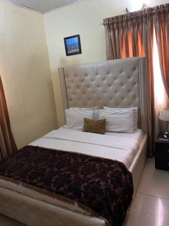 WWESTERLYT's tweet photo. A lovely serviced &amp; furnished room self contain (Studio Apartment) with 24 hour light in a serene environment 

Location: Lekki palace 1 Lagos 

Price: 250 Annual Rent 
Service charge: 50k yearly 
(covers all utility bills &amp; light) https://t.co/DNSCOzihN0