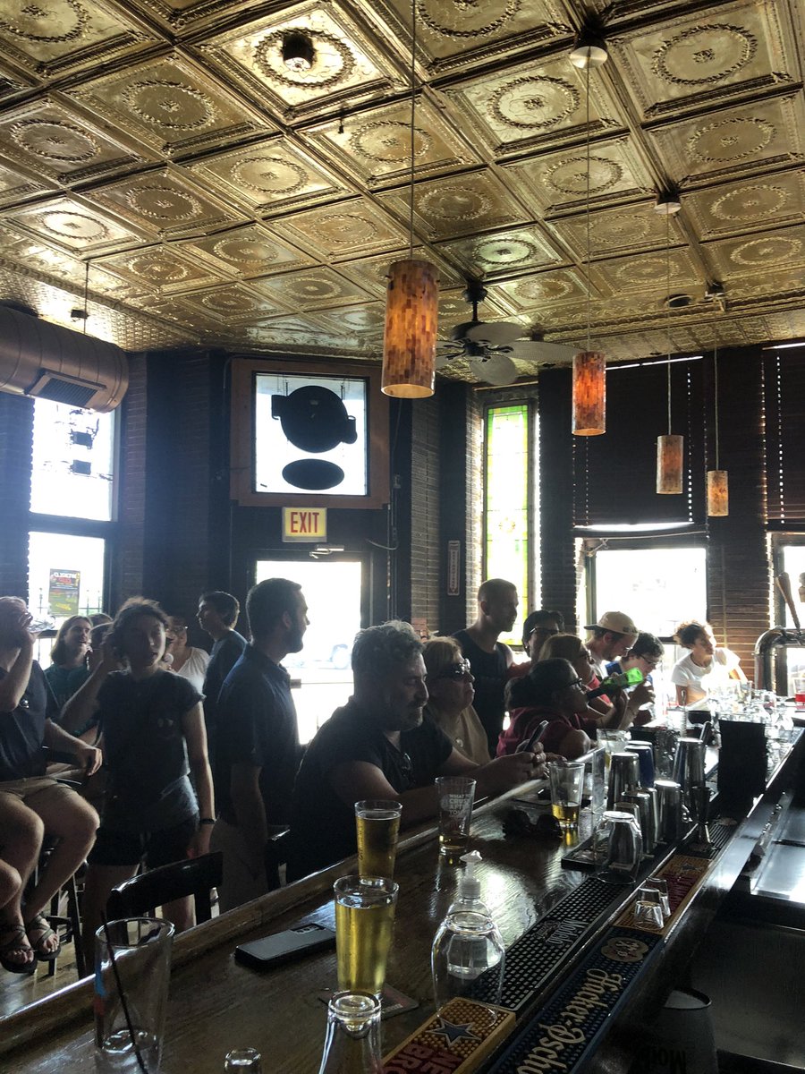 GrandnRichmond's tweet photo. #SundayFunday Hours 11am-2am
#DrinkSpecials $6 #Beer & #Whiskey #Cocktails #Bourbon #Sparkling #Mimosas #Spritzers #OldFashioned #BoozyShakes #bloodymary
Watch All Sports 10 TVs #Pooltable #Patio
#HumboldtPark #WestTown #Chicago #liquidbrunch https://t.co/OwW6dtslMm