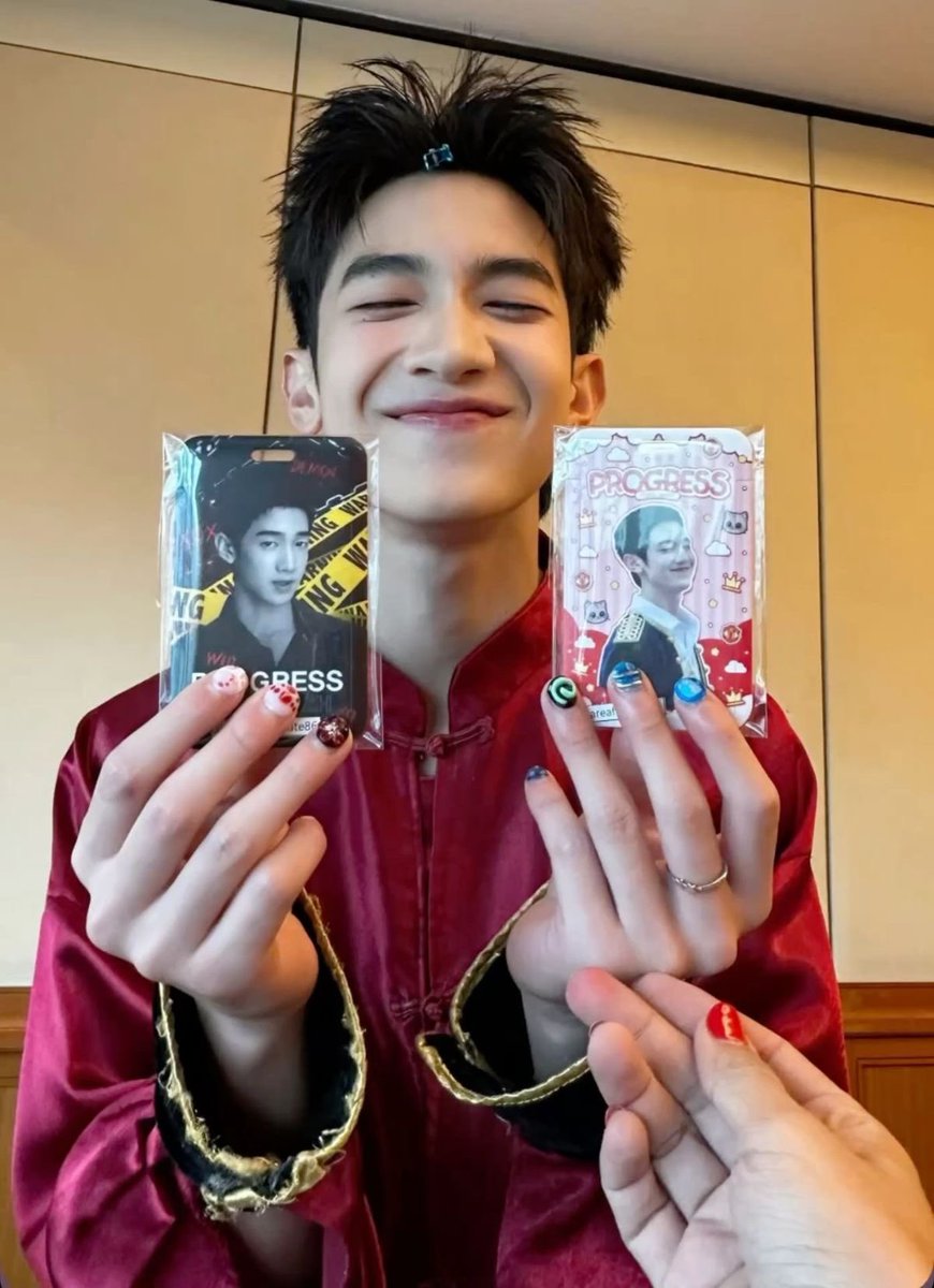 vietoxxxx's tweet photo. MONDPROPON FANSIGN

#งานมหกรรมนิยายนานาชาติ2026xAlmondProgress
#almondprogress #progresspassawish

ว่าด้วยเรื่องโปรเกรสกับเล็บเจล ฮือ นี่ชอบมันทำเล็บเจลมากโคตรจะเริ่ด อยากให้มานทำอีก แต่โปรเกรสบอกน่าจะอีกซักพักเลย เข็ด เล็บบาง ฮรุก มัมหมี ส่งไบโอตินกับยาบำรุงเล็บด่วนเลยยย 💅🏻💅🏻 อยากเห็นโปรเกรสเจลบอยรีเดบิวต์ฮะ