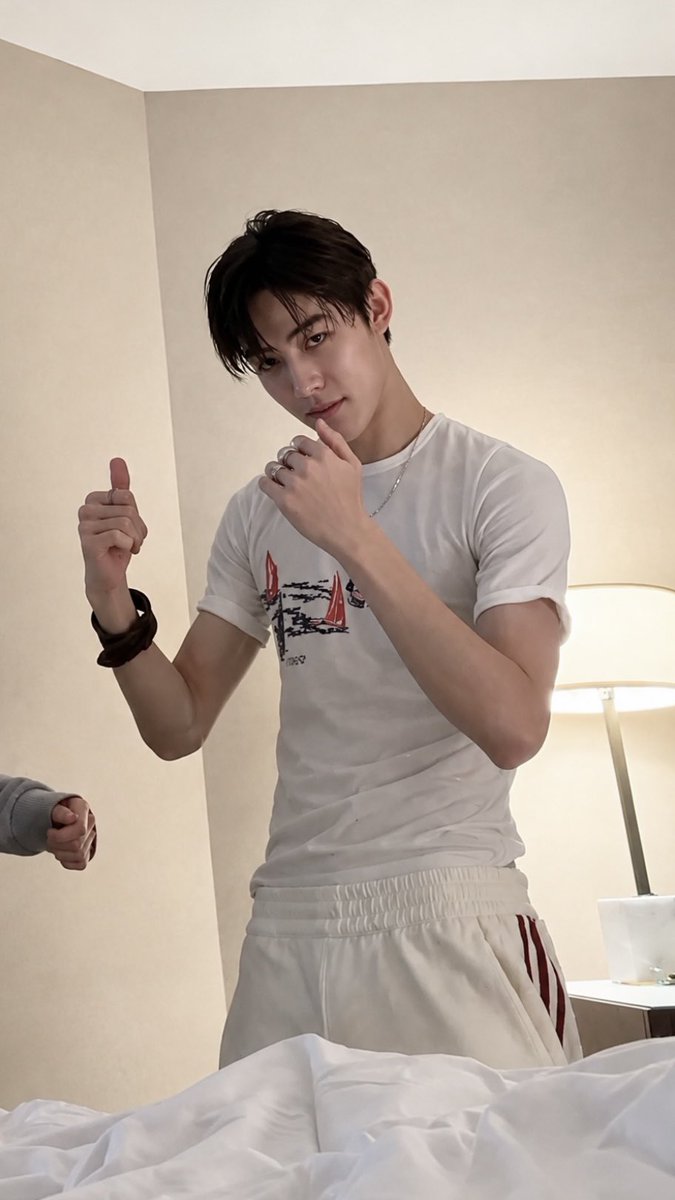 coertisify's tweet photo. OMG SEONGHYEON… https://t.co/fmX0ZrV82V