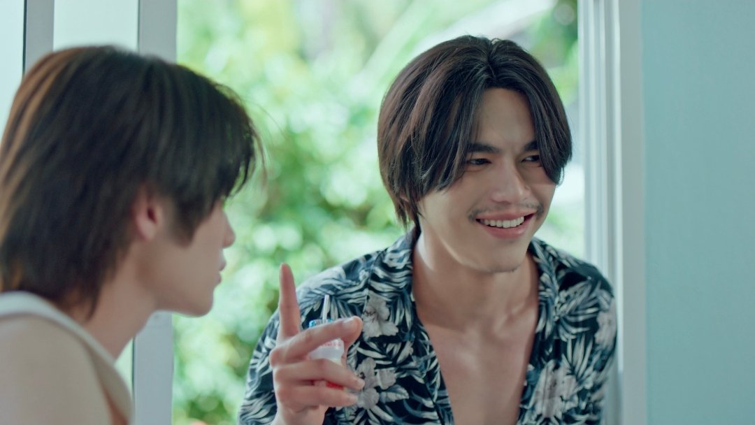 YourThirdSeries's tweet photo. เกือบไปแล้วนะคร้าบน้องแจม ดีนะที่ได้ “เจ้าชายสมิธ” แห่งราชวงศ์สามิตรู���ูมิตตรามาช่วยไว้ 🤣

YOUR THIRD SERIES EP2
#ที่สามของเธอEP2 https://t.co/RxE3RPLsjB