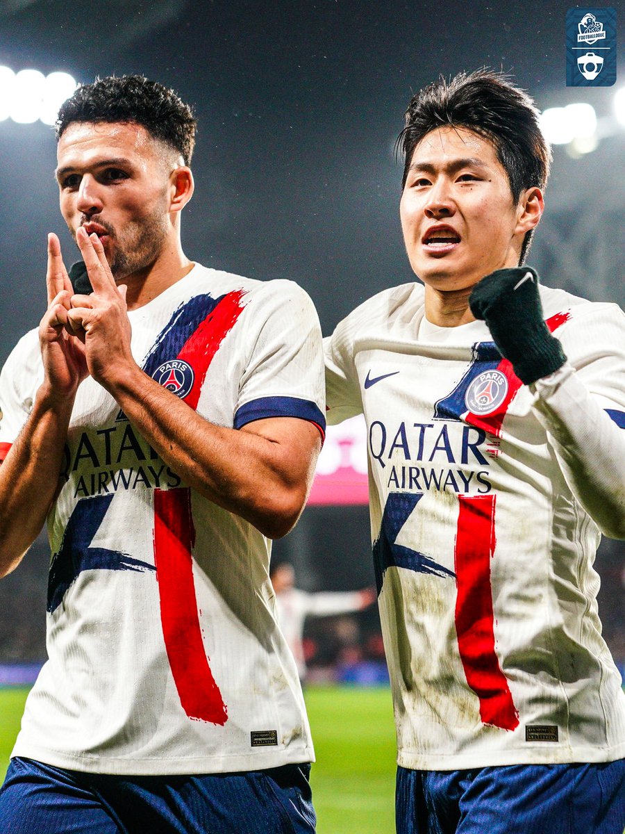 Footballogue's tweet photo. Le PSG arrive à sacrément bien 𝗥𝗘𝗩𝗘𝗡𝗗𝗥𝗘 𝗦𝗘𝗦 𝗝𝗢𝗨𝗘𝗨𝗥𝗦 cet été ! 💸❤️💙

🇵🇹 Gonçalo Ramos : 𝗩𝗘𝗡𝗗𝗨 𝟳𝟰𝗠€ à l'AC Milan

🇰🇷 Kang-in Lee : 𝗩����𝗡𝗗𝗨 𝟰𝟬𝗠€ à l'Atlético

🇫🇷 Randal Kolo Muani : 𝗩𝗘𝗡𝗗𝗨 𝟯𝟴𝗠€ + 𝟭𝟮𝗠€ 𝗕𝗢𝗡𝗨𝗦 à la Juventus 🆕

Ce n'était pas gagné d'avance d'en tirer autant de ces 3 joueurs... 👏