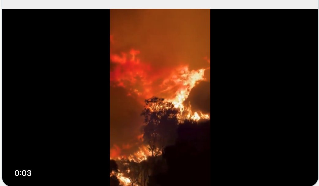 Theara2972's tweet photo. Les feux ne sont même pas terminés  dans le Var et en France  

Pendant ce temps

Un MEGA  DECRET GVT du 29  JUILLET  2026  assouplit les règles environnementales et le seuil  pour  L'installation de projets  PHOTO  VOLTAIQUES  EN  FRANCE 

 Mega  Decret / Lecornu / 29 Juillet 2026  
 ecologie.gv . fr

  "Simplification des règles liées à l’environnement 

Une mesure relève à 3MWc (  5 hectares  ) le seuil à partir duquel une installation photovoltaïque est soumise à une étude d’impact environnemental et à un permis de construire, contre 1MWc aujourd’hui.

Cette mesure facilite l’installation de sources d’énergies renouvelables.  

Des mesures de simplification concernant les modalités d’évolution du schéma régional d’aménagement, de développement durable et d’égalité des territoires (SRADETT) 

permettra d’intégrer plus rapidement les nouveaux projets d’envergure. 

"  Source :https://t.co/30LJQmQSFh
