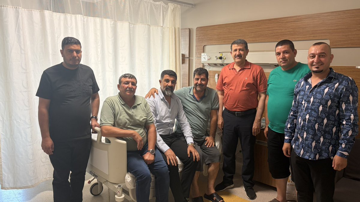 MehmetEkinci63's tweet photo. 📌ADANA
      Adana Şehir Hastanesi’nde tedavi gören kıymetli hemşehrimiz Cuma Yüksel’i ziyaret ederek acil şifa dileklerimizi ilettik. Bu vesileyle Yüce Allah’tan, Şâfî ismi hürmetine tüm hastalarımıza tez vakitte sağlığına kavuşmayı nasip etmesini temenni ediyorum. https://t.co/tGduWI2ITY