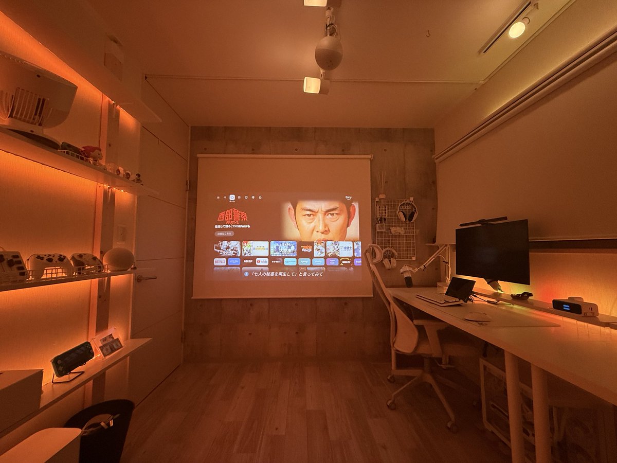 aonohibiscus's tweet photo. desksetupの方を参考に棚をDIYしたら、なかなか良かった

#desksetup https://t.co/GmJQbiMWrI