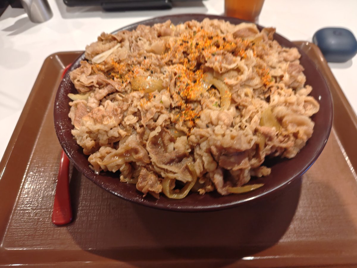 Boomsonic194's tweet photo. 夜中のキング悪魔的でいいゾ〜これ https://t.co/8aOLOO99ti