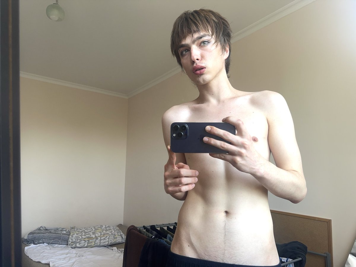 de__squ12kor's tweet photo. being skinny https://t.co/ubXxBRQEkG