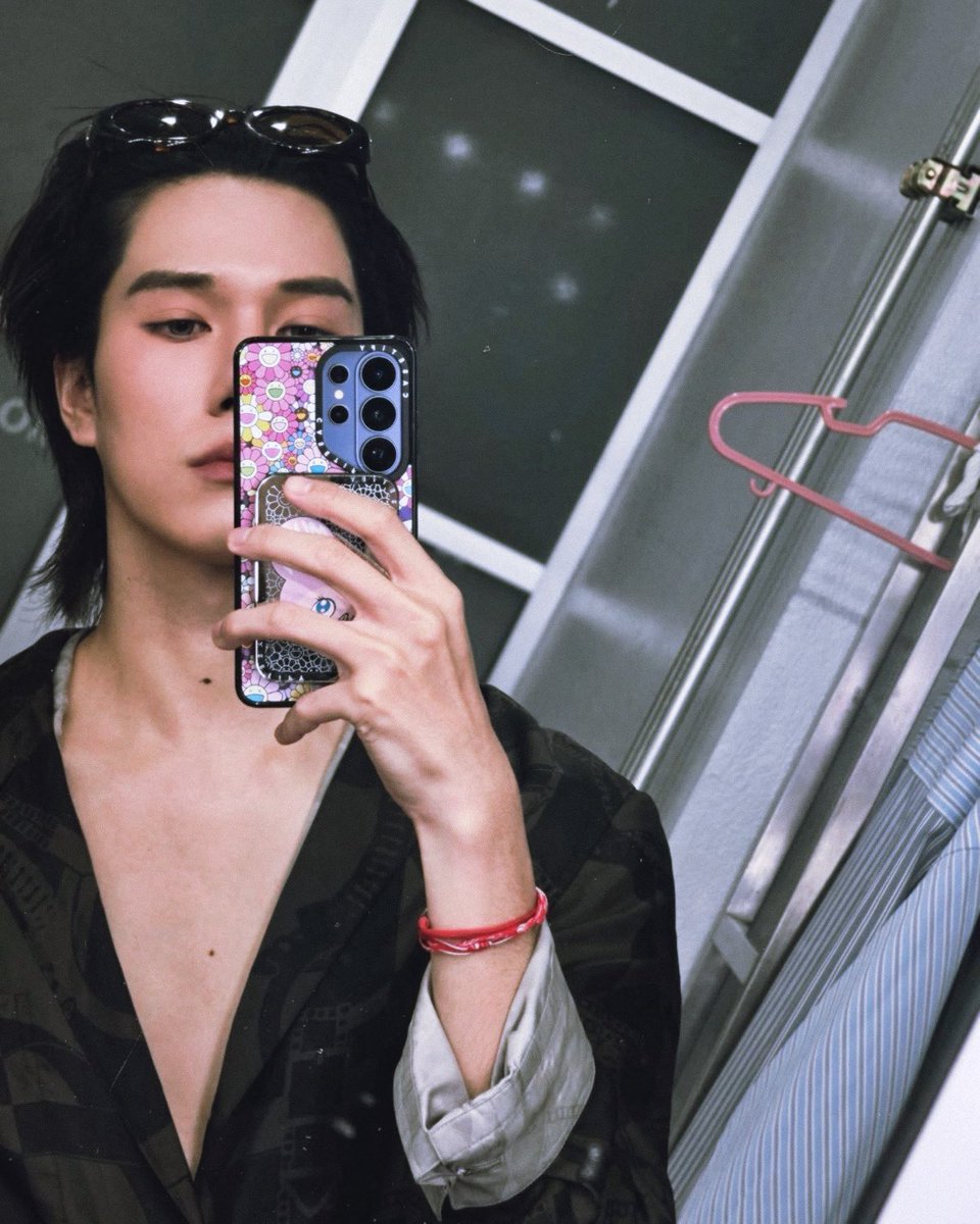 distrcact's tweet photo. ⠀

Been holding my self back for weeks and this hollow is starting to eat me alive. Please let me let this guy out for a bit. I need to leash out my frustration for quick. Please bear with him for couple days! 𝘑𝘶𝘯𝘬𝘪𝘦!𝘓𝘪𝘢𝘮 will take over now.

𝐆𝐔𝐍𝐍𝐄𝐑. 

⠀ https://t.co/7AleUtKzy3