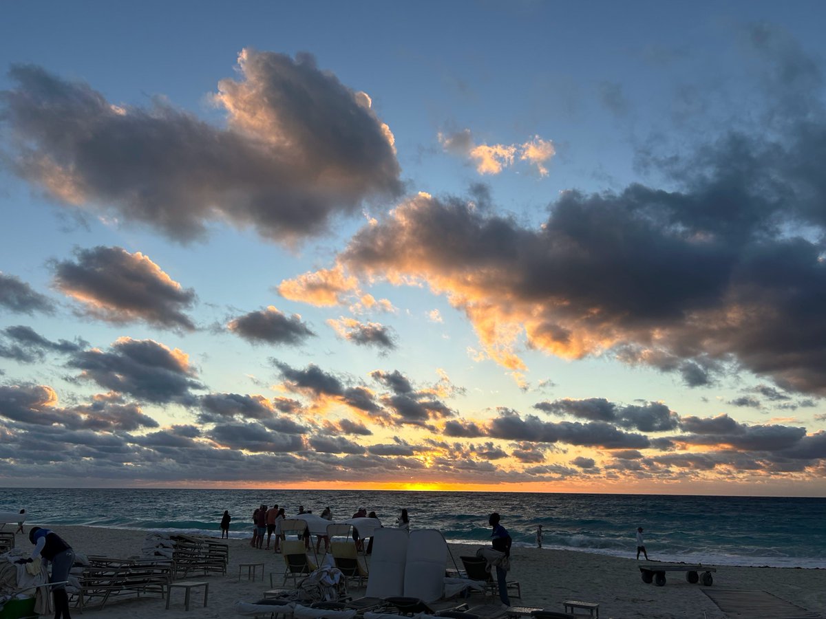 destinationcme's tweet photo. Anesthesia Camp Grand Cayman at The Ritz-Carlton Resort. Up to 28 hr CME/CE. 😎🌞🩴👙🏖️🤿🇰🇾🏌🏽‍♀️🎾
https://t.co/25y1VblSog 
🗓️1/27/2027 - 1/30/2027
#PerioperativeMedicine #AnesthesiaCME https://t.co/uHXDqWF4II