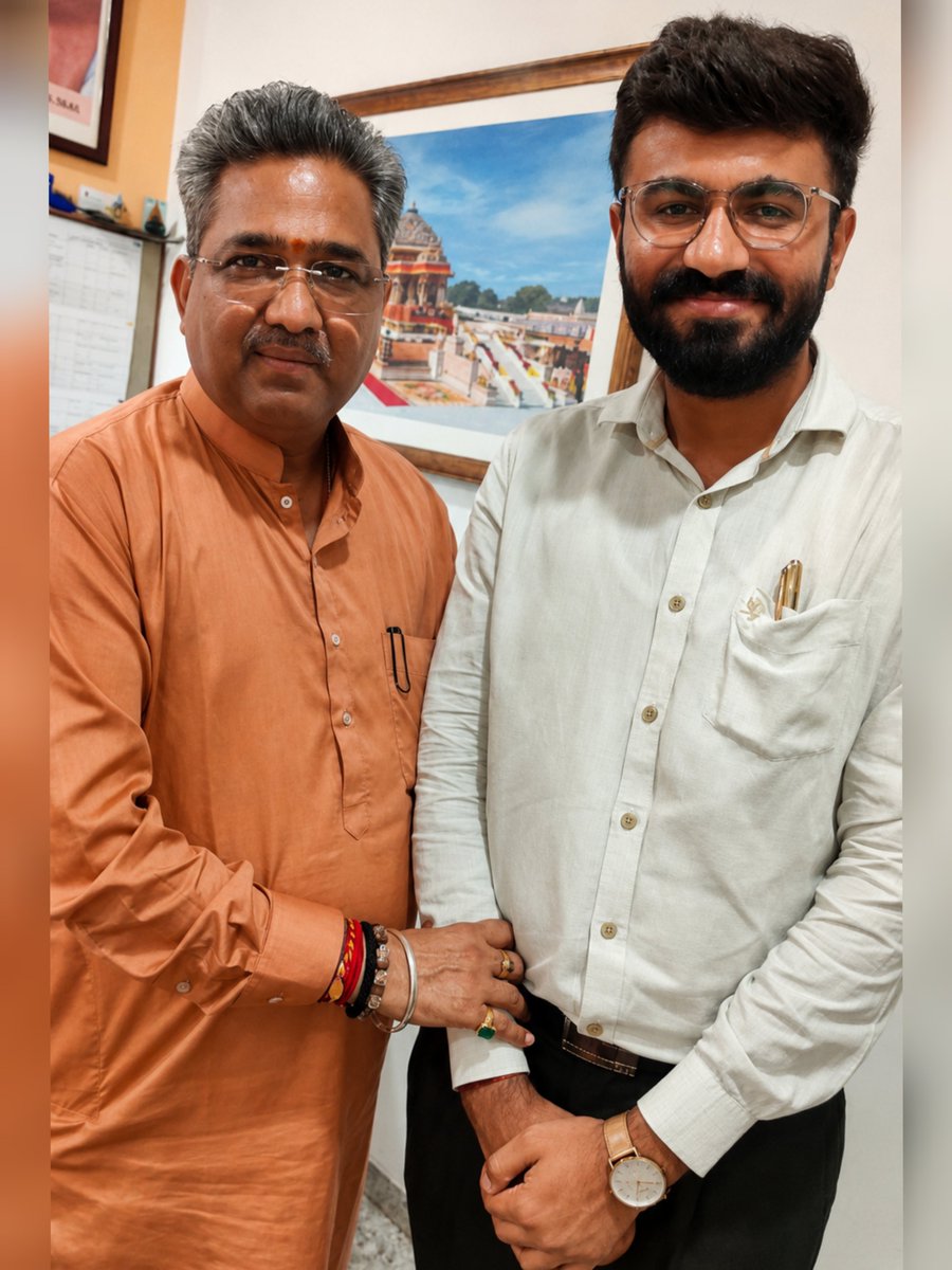 Ramesh4India's tweet photo. नई दिल्ली में भारतीय जनता पार्टी के माननीय राष्ट्रीय महामंत्री, भारतीय जनता युवा मोर्चा के राष्ट्रीय प्रभारी तथा पश्चिम बंगाल, ओडिशा एवं तेलंगाना भाजपा के प्रदेश प्रभारी आदरणीय श्री सुनील बंसल जी से स्नेहिल भेंट कर उनका आशीर्वाद एवं मार्गदर्शन प्राप्त करने का सौभाग्य मिला। https://t.co/0L3Qfi8s1m