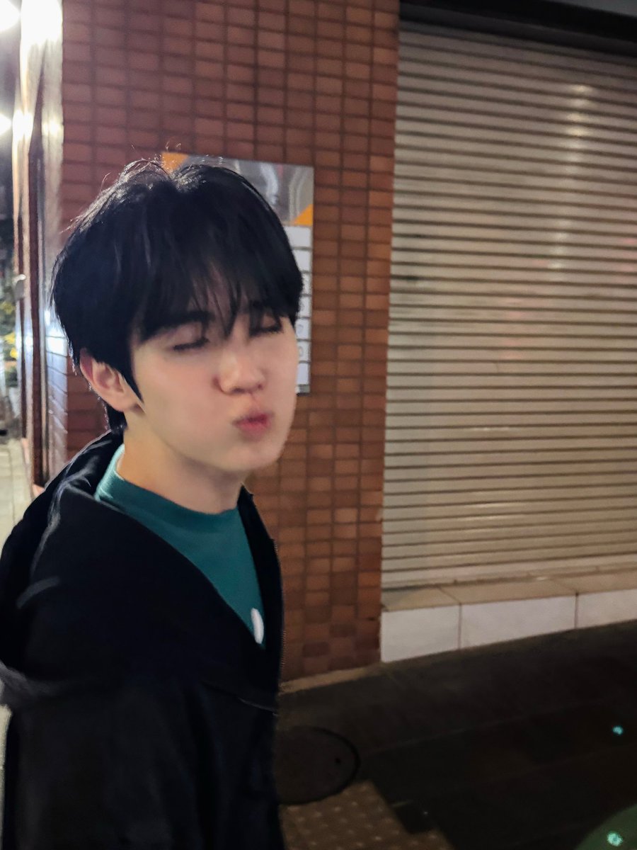 hyxxnu_'s tweet photo. 하나둘셋 태래야 사귀자 https://t.co/SCl6KRNoaO