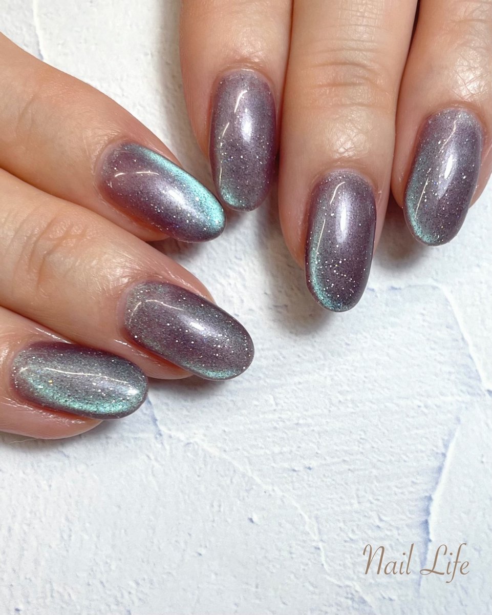 NailLife1's tweet photo. 星降る夜のマグネティフラッシュジェルネイル(о´∀`о)。
煌めくお星さまみたい♪

#マグネットネイル #オーロラネイル #フラッシュネイル 
#夏 #ハンド #夜空 #ブルー #ネイビー #カラフル #8月 #...

詳細はこちら↓（ネイルブック）
https://t.co/z4QtJ7ilBf https://t.co/zU5oy3M0Ca