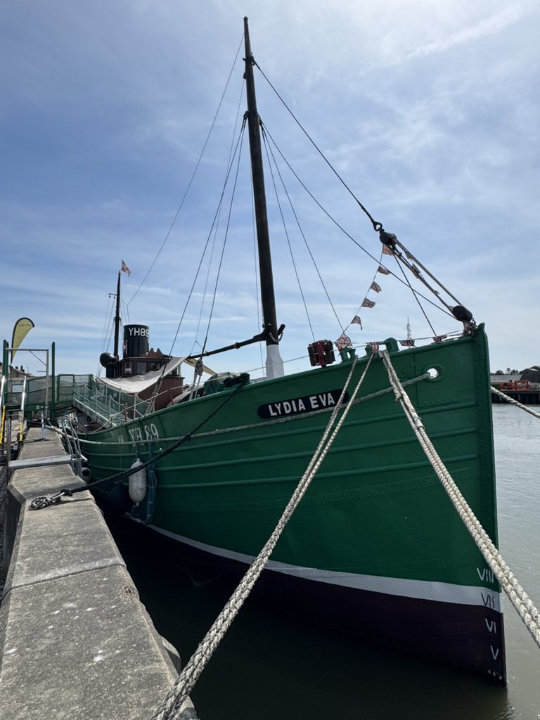 JonathanWoodhe2's tweet photo. A film star in #GreatYarmouth! The ‘Lydia Eva’ steam trawler took Willy Wonka back to Wonkaland in the 2023 film! @NatHistShips #Wonka https://t.co/SNwpVRe2ED