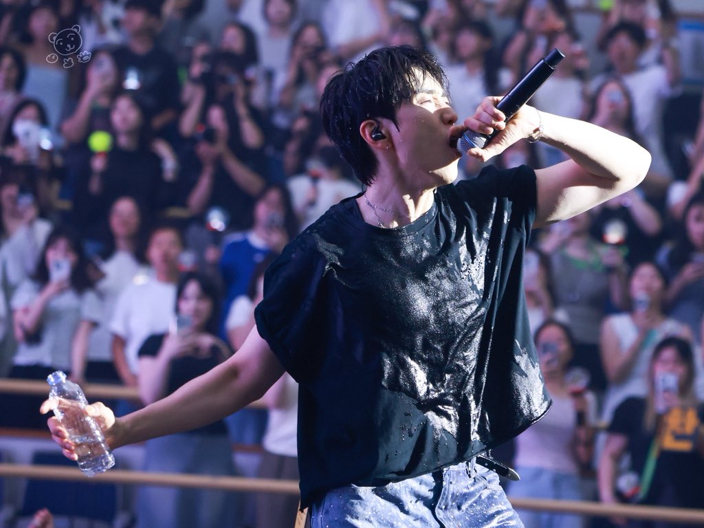_hs0616's tweet photo. 260802 𝐁𝟏𝐀𝟒 𝟏𝟓𝐓𝐇 𝐀𝐍𝐍𝐈𝐕𝐄𝐑𝐒𝐀𝐑𝐘 𝐂𝐎𝐍𝐂𝐄𝐑𝐓 [𝘿-𝙙𝙖𝙮] 막공 

💦💦💦
#B1A4 #산들 #SANDEUL https://t.co/2x0BpZPSMi