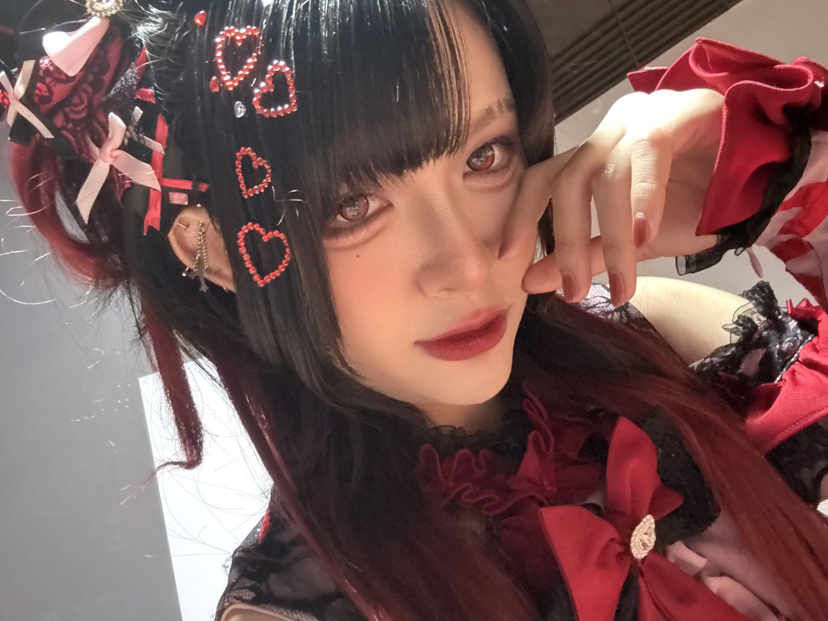 summerhatobito's tweet photo. เม่อนอนหลับฝันดีละคับ ในฐานะคนชอบสีแดง❤️😭 https://t.co/uYl5hHdUYo
