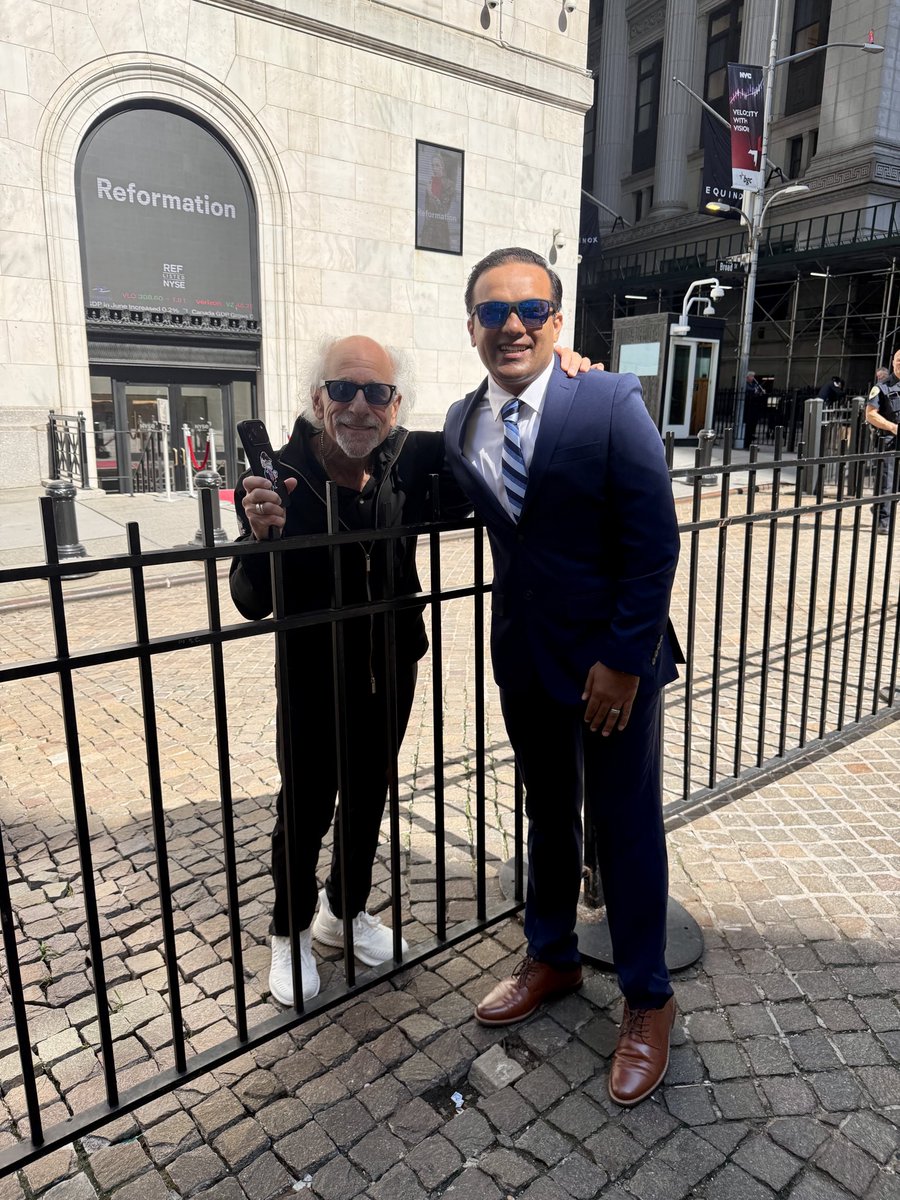 mqkhilji's tweet photo. Guys Guys Guys…. Just had the surreal experience of meeting @einsteinofwallst (Peter Tuchman). 41 years on the NYSE floor. That’s longer than I’ve been alive. It’s wild meeting people who’ve dedicated their entire careers to mastering one thing. Made me think about what I want to be known for. #respect #legend #wallstreet #nyse #nyc