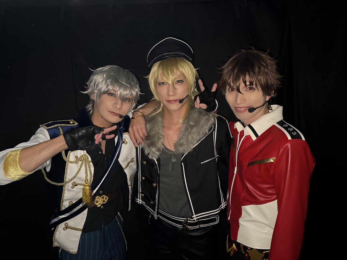 reisvkuma's tweet photo. 3-A trio you will always be famous 😭 https://t.co/7IvlZkqHcM
