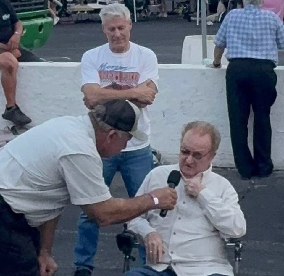 strup2823's tweet photo. Morgan Shepherd gets inducted into the Hickory Motor Speedway HOF last night😃💪👍🏻🏁🏁 https://t.co/4whDdTK8Sg