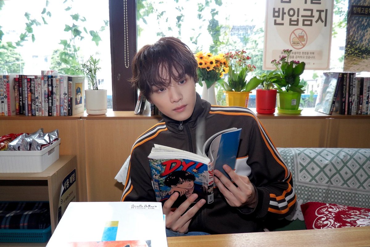 Hiii_29_'s tweet photo. Serius banget sih bacanya #해찬 #HAECHAN https://t.co/nixl4d1KMG