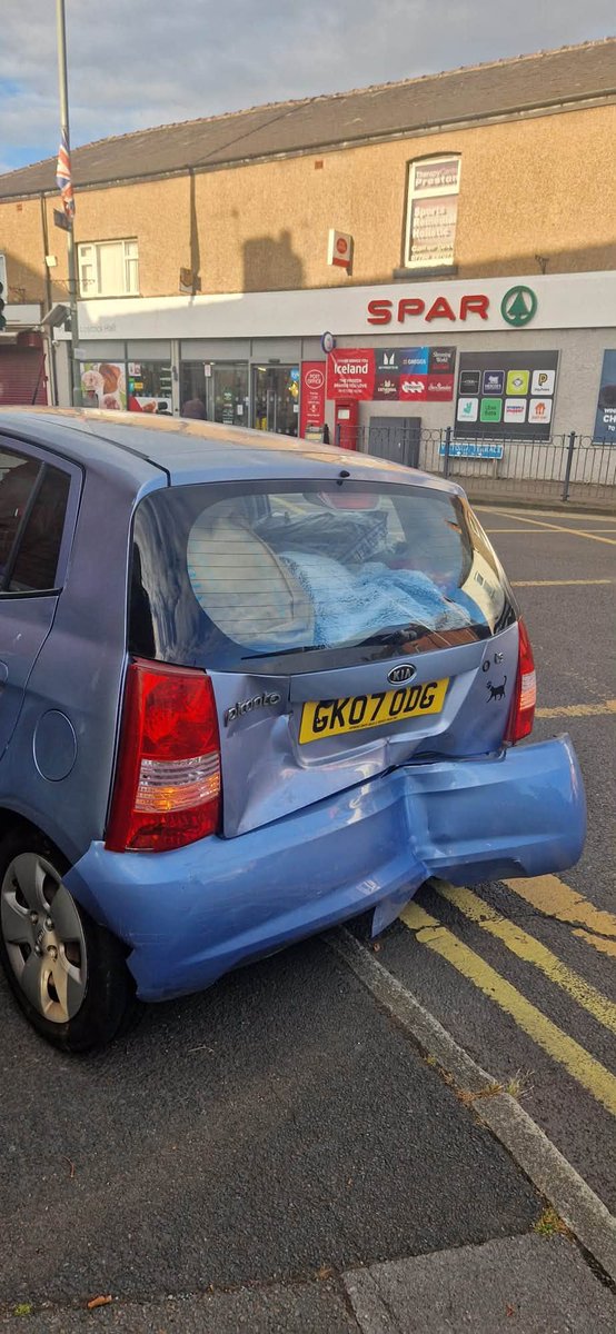 Lostock_Henge's tweet photo. An appeal is being made for anyone who may have details about a hit &amp; run in #LostockHall yesterday morning leaving 4 people with injuries &amp; a car written off outside the Tardy, the car involved appears to be a silver Pruis on Uber plates.
@blogpreston https://t.co/Y7hgUqemrn
