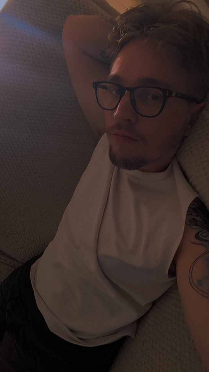 Denis_Dst's tweet photo. Calme mind 
#LGBTQIASunlightOfAugust https://t.co/A2ibCjg26x