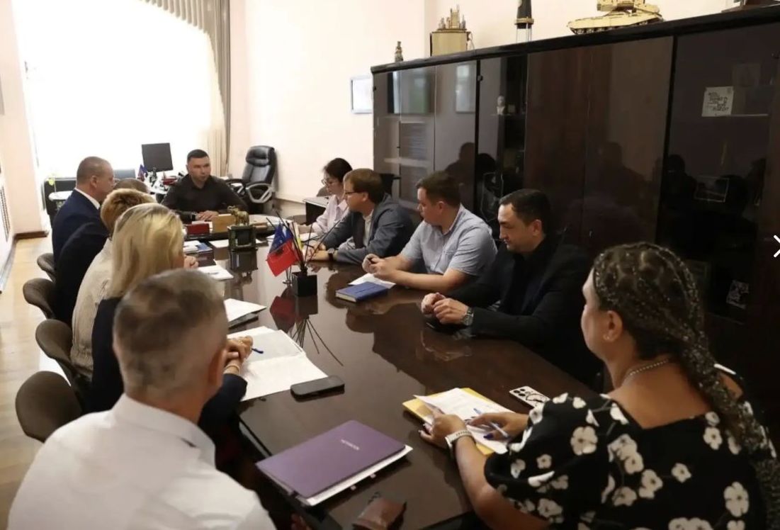 seostock's tweet photo. 🔥Ценности РФ: Власти Ростова на Дону намерены вместе с цыганами проводить рейды по местам их незаконного проживания и объяснять им важность межнационального согласия.

Может и с таджиками проводить рейды по местам обитания наркодилеров,а с азербайджанцами – по рынку "Садовод"?! https://t.co/6KHk2DelMZ