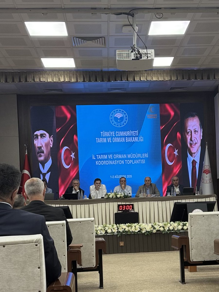 mehmetaksoy1972's tweet photo. Sayın Bakanımız @ibrahimyumakli 
 başkanlığında iki gün boyunca Bakan Yardımcılarımız,@AhmetGumen 
@ahmtbgc ve Genel Müdürlerimiz, Bakanlık bürokratlarımız ile verimli bir toplantı yaptık.Toplantının ve alınan kararların Ülkemiz ve Tekirdağımıza hayırlara vesile olmasını diliyorum. 
@TCTarim @Bugemtr @TR_HAYGEM @trgmresmi @tarim_sigortasi 
@Tekirdagtarim 
@recepsoytrk2 
@tekirdaggovtr