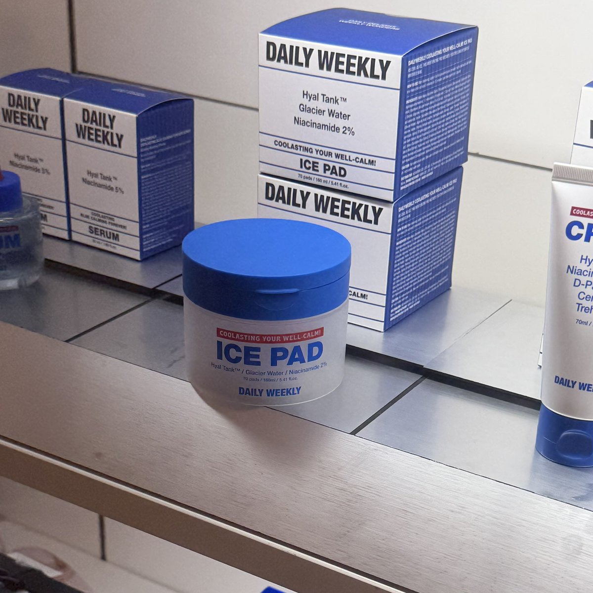 hirofu_3's tweet photo. このICE PAD、めちゃくちゃひんやりで良かったー☺️
メガネのお兄さんに、どれが気になりましたか？と聞かれて、まだ全然しらなかったコレ！と。。。
今日のインライで言ってたけど、やっぱ人気なんだー。わかる。。。
@dailyweek2024 @seongsu_jp https://t.co/L7dObe70Iz