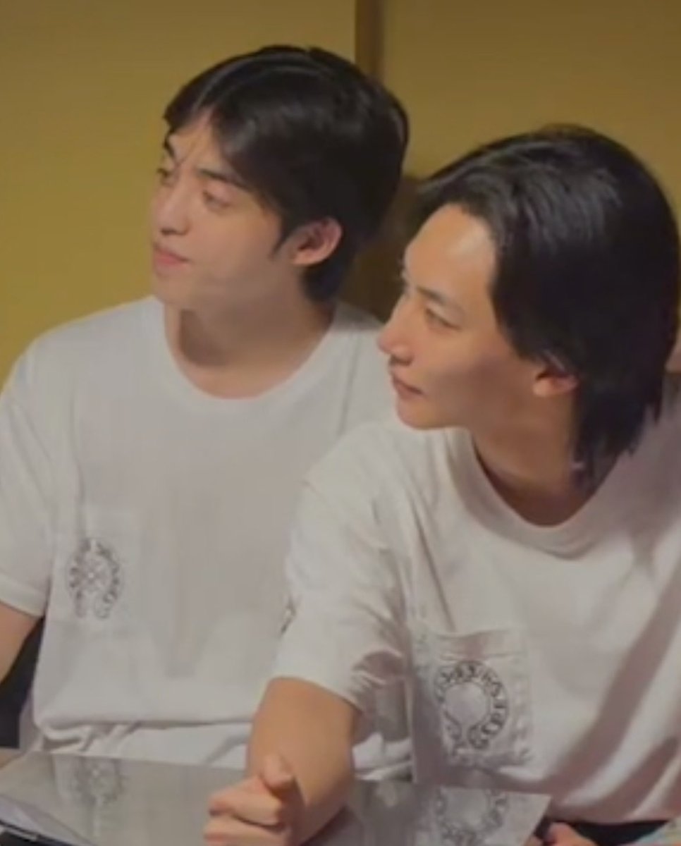 1zerozero4's tweet photo. my timeline earlier today: posting and talking about the CH shirts

jc later on the same day on wvlive: https://t.co/AuPmoAOfPA
