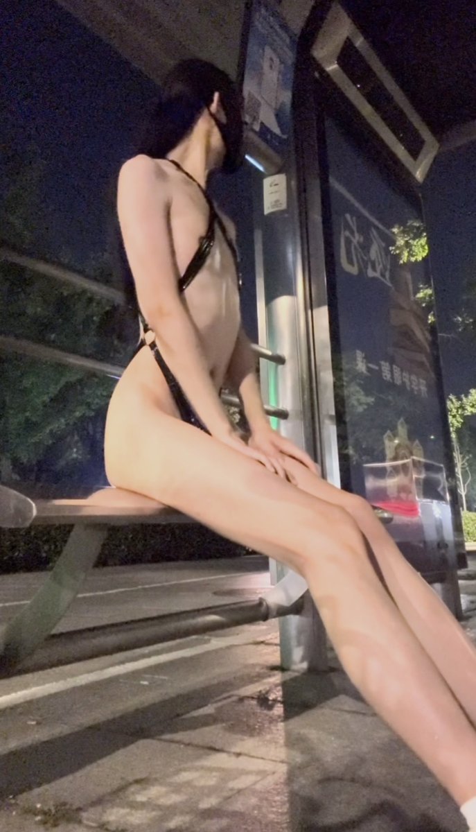 hmziuuu's tweet photo. 欸～不会错过末班车了吧～
#男娘 #femboy #露出 https://t.co/sop53pDjSu