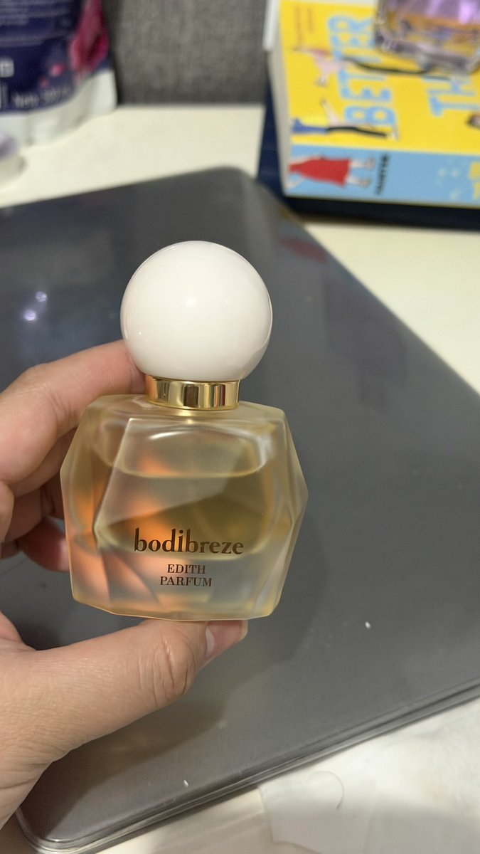 kur0min9yu's tweet photo. HELP RT !!! WTS PARFUME 

bodibreze - edith [75.000] 

dm aje baru dipake segituh, bisa oren. 
#parfume #bodibreze #edith #zonauang #zonajajan #wts #wtb https://t.co/Wtpw8TKyRG
