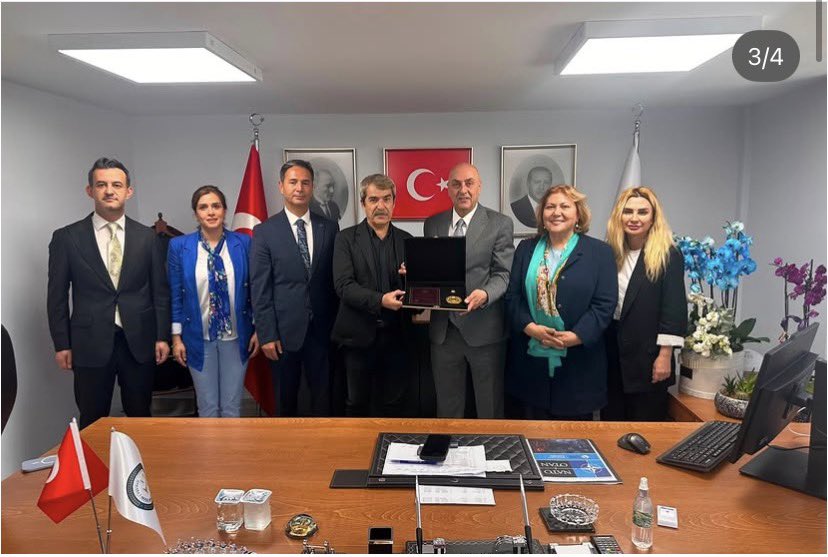 avahmetgunenc's tweet photo. @ankara2barosu Yönetim Kurulunda yeniden göreve başlayarak mesleğimize değer katmaya devam edecek olmanın gururunu ve mutluğunu yaşıyorum.
İlk yönetim kurulu toplantımız ardından meslekte 40. yılını tamamlayan üstadlarımızın plaket törenine iştirak edip çalışmalarımıza başladık. https://t.co/qDICftVL7b
