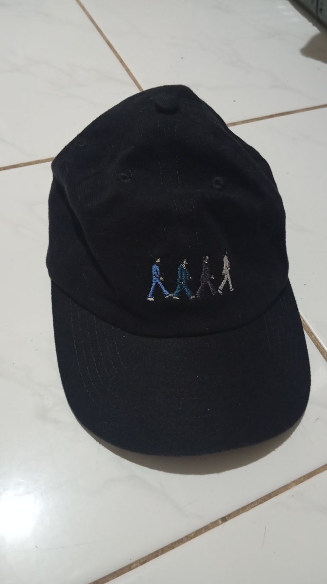 youwereclean's tweet photo. jual topi mrk highty blm pernah dipake sejak beli cm coba coba aja.. dijual karna mw duit 
80k nego https://t.co/yeJG7eJBy1