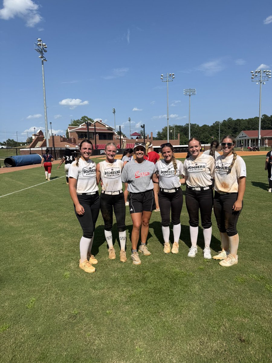 Bristol_Jones28's tweet photo. I had such a great time at William Carey yesterday! Huge thank you to @CareyCoachHogue and @HannieB08 for having me back! I can’t wait to come back again! 
@careywsoftball 
@msbombers_gc https://t.co/wTP0tLewdb