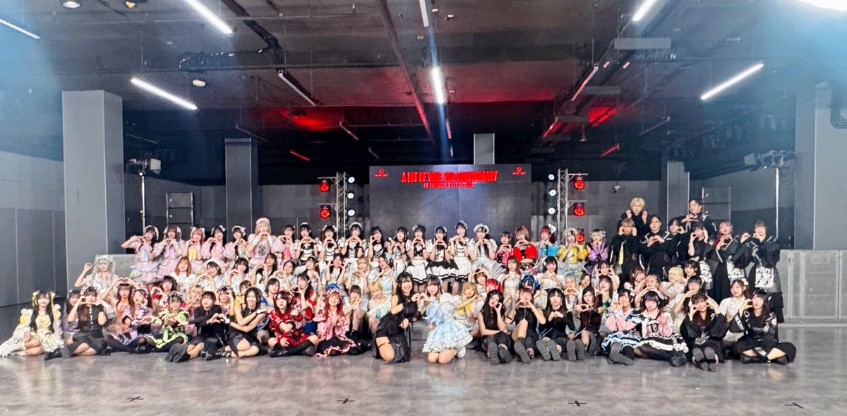 PeteVPixelserum's tweet photo. ขอบคุณทุกคนมาก ๆ นะครับ สำหรับสองวันนี้
ทั้งทีมงานทุกคน และเมมเบอร์ทุกคน ตั้งใจกันอย่างเต็มที่ เพื่อให้ค่ายเล็ก ๆ ค่ายนี้ค่อย ๆ เติบโตไปอย่างมีคุณภาพ จากวันเเรกที่คิดจะมีค่าย เริ่มทีละเล็กทีละน้อย จนมาถึงวันนี้ อยากให้ทุกคนเอ็นดูทีมงานที่น่ารัก ���ละเมมเบอร์ที่มีแพซชั่นอย่างเต็มที่เพื่อความฝันเล็ก ๆ ของเราครอบครัวอะล็อตทุกคน ขอบคุณ 2 ปีที่เราเดินมากัน และจะเดินต่อไป ขอให้ทุกคนสมหวังครับ