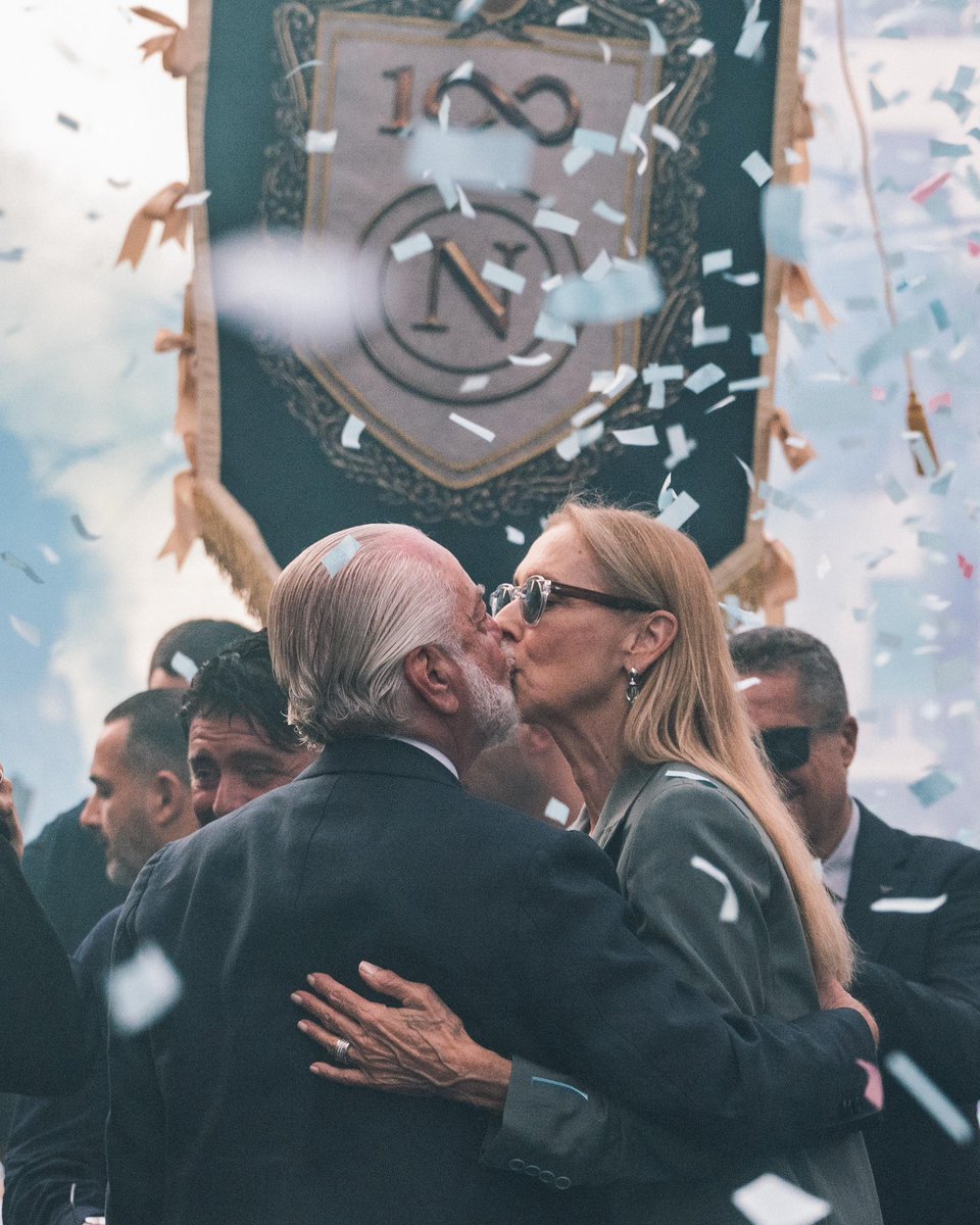 ADeLaurentiis's tweet photo. Magnifica serata. Forza Napoli Sempre! https://t.co/Prade4nVro