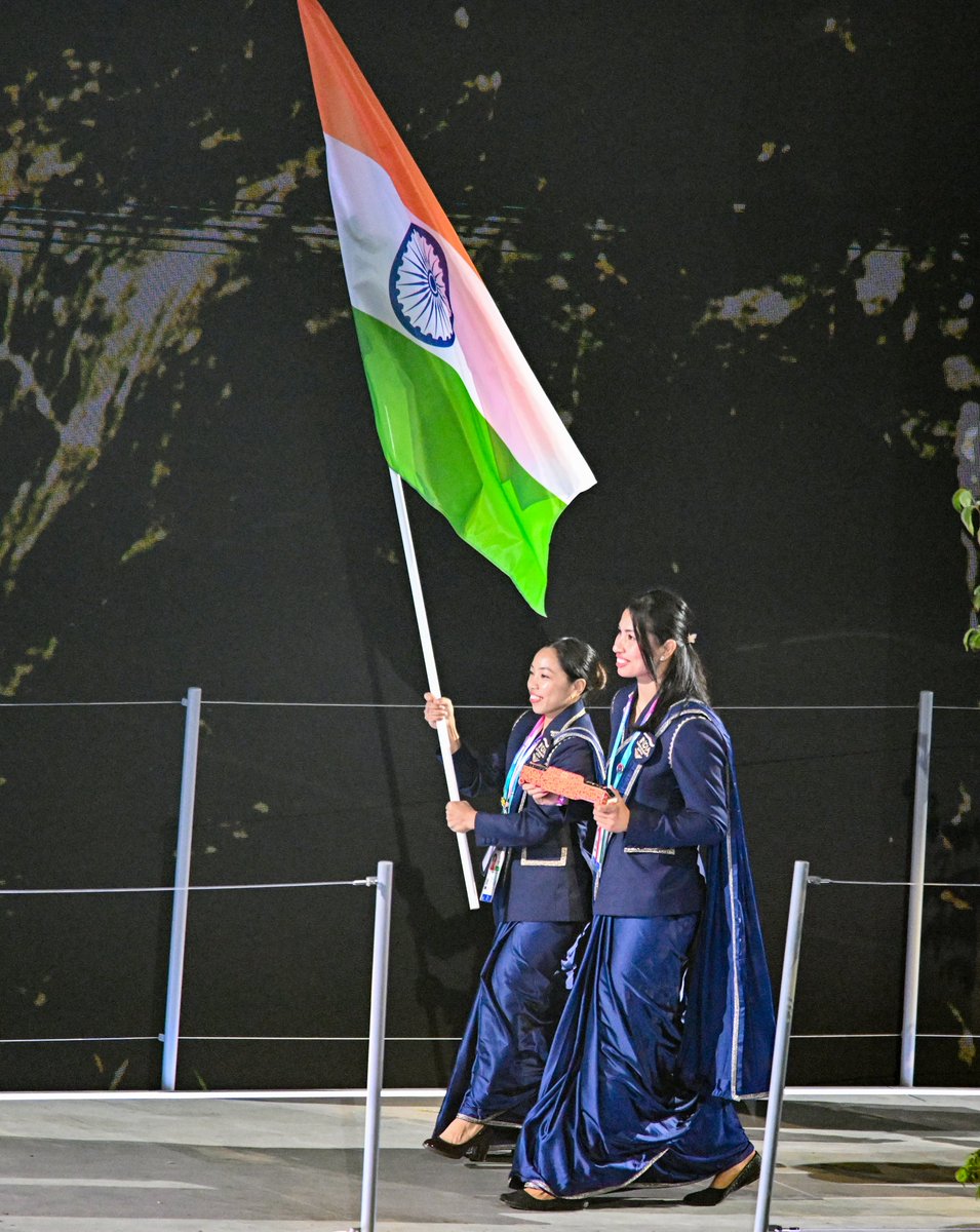 airnewsalerts's tweet photo. #IndiaAtCWG2026 ||

𝐈𝐧𝐝𝐢𝐚'𝐬 𝐜𝐚𝐦𝐩𝐚𝐢𝐠𝐧 𝐚𝐭 𝐭𝐡𝐞 𝐆𝐥𝐚𝐬𝐠𝐨𝐰 𝟐𝟎𝟐𝟔 𝐂𝐨𝐦𝐦𝐨𝐧𝐰𝐞𝐚𝐥𝐭𝐡 𝐆𝐚𝐦𝐞𝐬 𝐜𝐨𝐦𝐞𝐬 𝐭𝐨 𝐚 𝐜𝐥𝐨𝐬𝐞.

🏆 Total Medal Tally | 🎖️39 Medals

🥇 13 Gold
🥈 17 Silver
🥉 09 Bronze 

#CWG2026 #TeamIndia #CommonwealthGames 

@mansukhmandviya | @khadseraksha | @afiindia | @Media_SAI | @YASMinistry | @IndiaInScotland | @IndiaSports