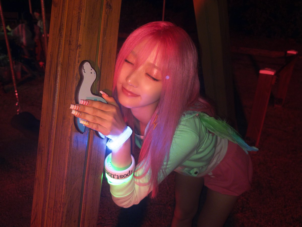 jiyupic's tweet photo. 260802  #지유  🐌🫧 https://t.co/PY38CJsNsP