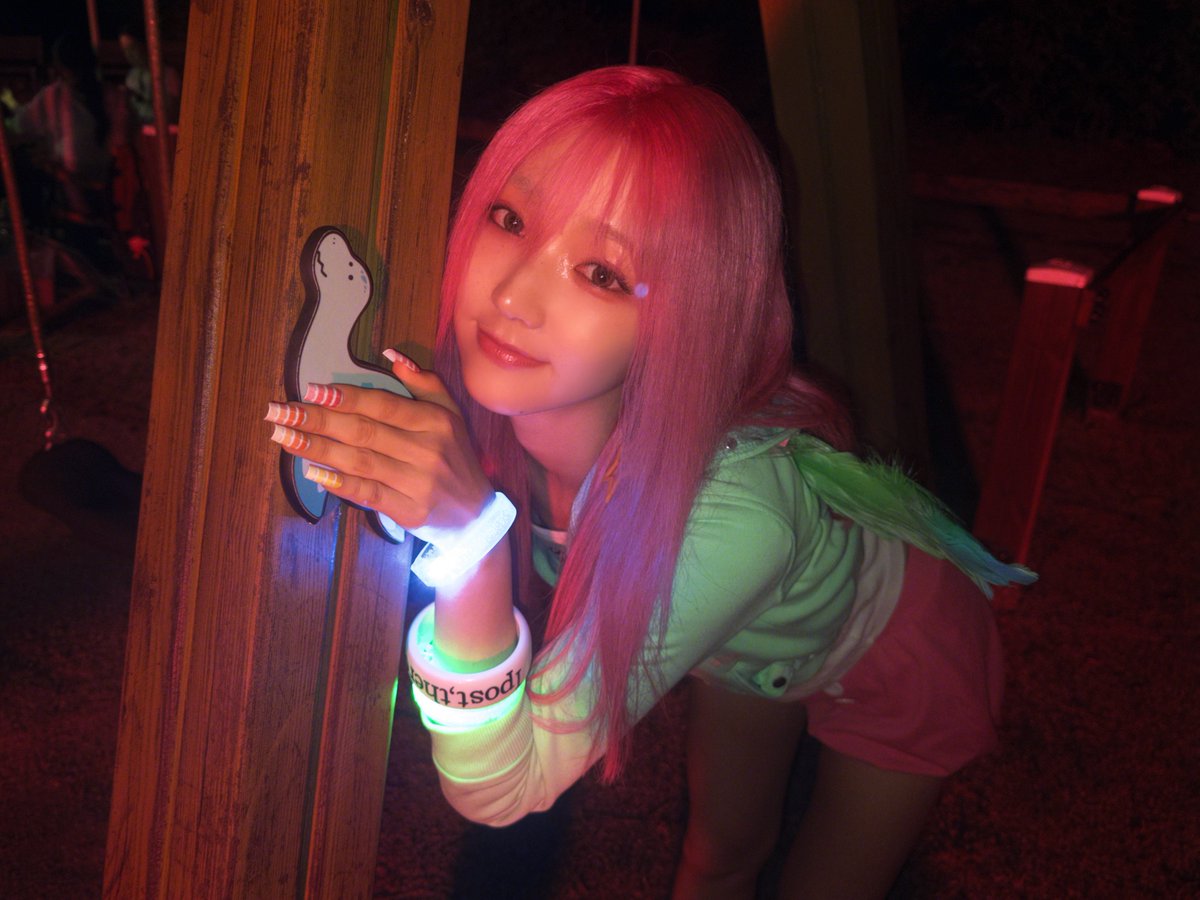 jiyupic's tweet photo. 260802  #지유  🐌🫧 https://t.co/PY38CJsNsP