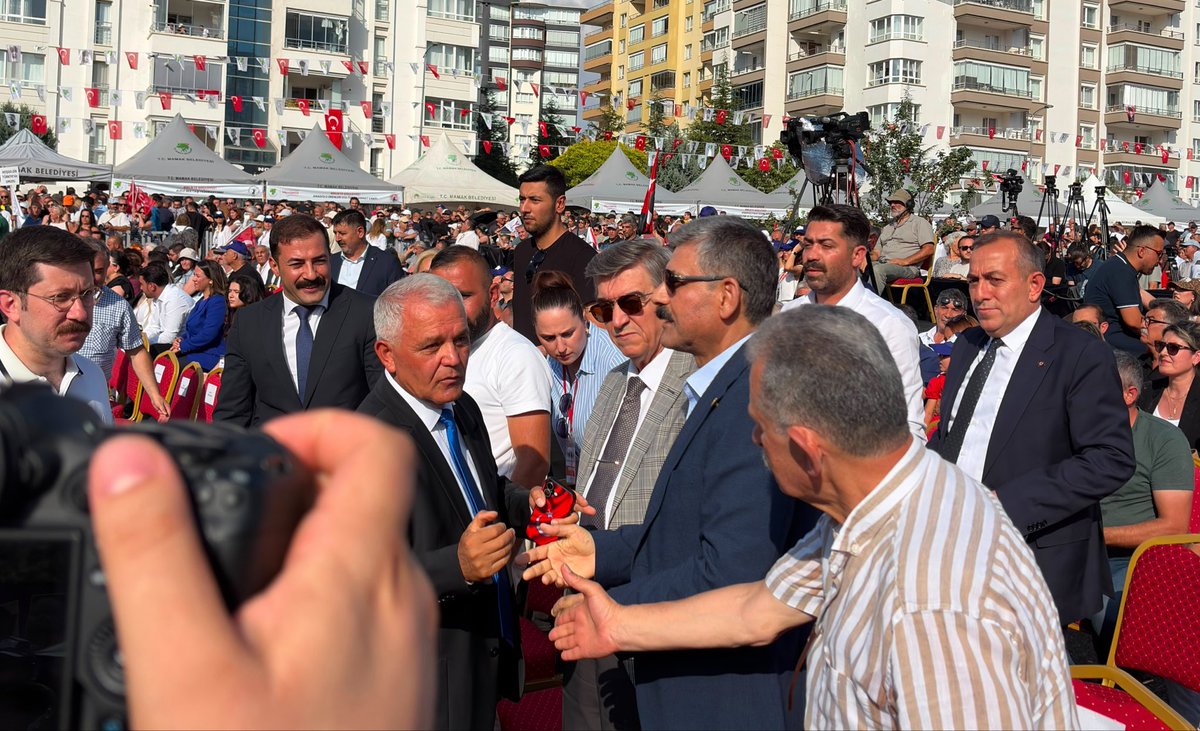 DiSK_Genel_is's tweet photo. Genel Başkanımız Remzi Çalışkan YENİ Parti Genel Başkanı Özgür Özel'in katılımıyla gerçekleşen Mamak Belediyesi’nin Kültür Merkezi ve Cemevi Temel Atma Töreni'ne katıldı.   @MamakBelediyesi @veligunduzsahin https://t.co/2SGkf4NfwP