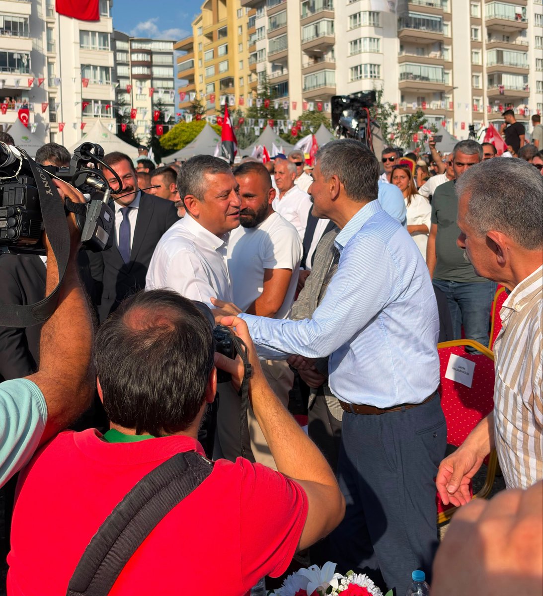 DiSK_Genel_is's tweet photo. Genel Başkanımız Remzi Çalışkan YENİ Parti Genel Başkanı Özgür Özel'in katılımıyla gerçekleşen Mamak Belediyesi’nin Kültür Merkezi ve Cemevi Temel Atma Töreni'ne katıldı.   @MamakBelediyesi @veligunduzsahin https://t.co/2SGkf4NfwP