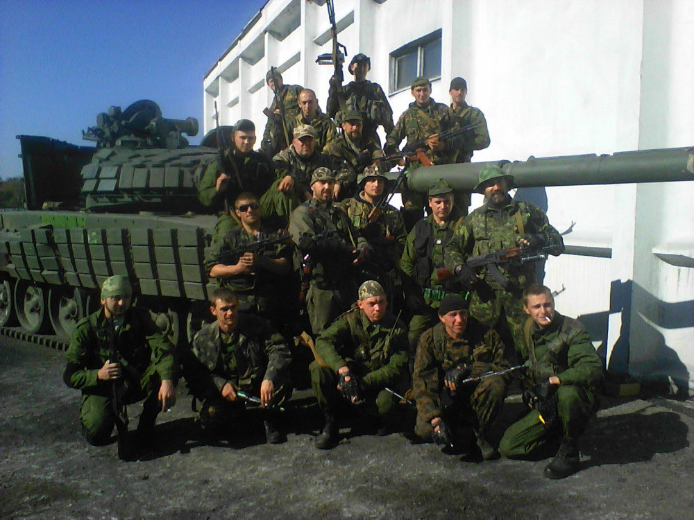K95869Mc's tweet photo. A Thread on T-72s sent from Russia to the Donbas separatists from May to September of 2014. https://t.co/mCAd0YiOED