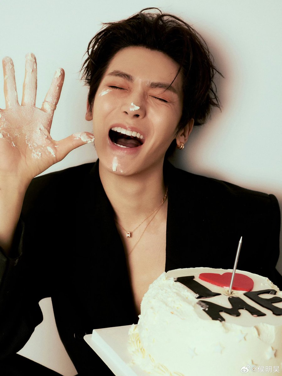 alwaysneul_'s tweet photo. 후명호라는 남자 웨이보 올라왔다 ㅁㅊ
귀엽다.. 영원히 생일축하 해주고싶어라..🥹 https://t.co/gTDxbPCOaa